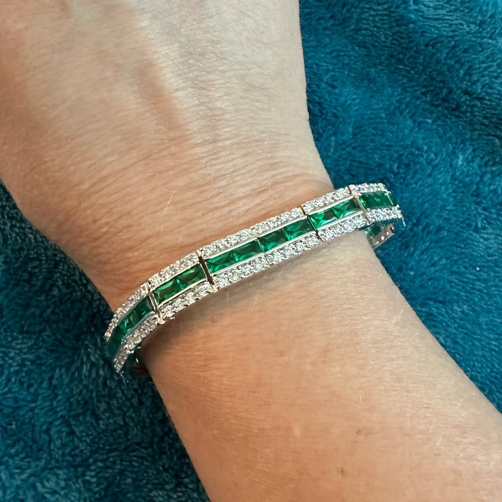 Brand new emerald green and clear stone bracelet